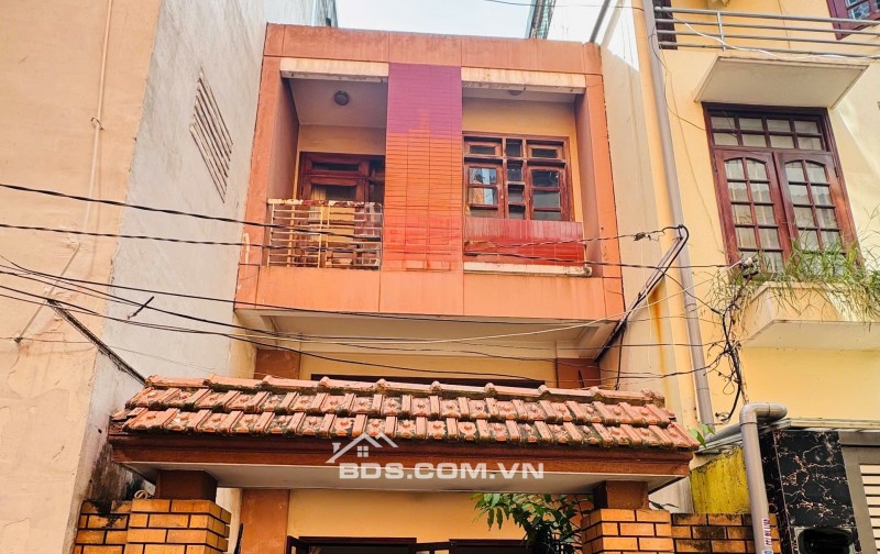 Bán nhà HXH, 1 căn ra MT Trương Công Định P.14 Tân Bình 67m2 3Tầng 3PN. Chỉ 10.8 Tỷ còn TL với chính chủ